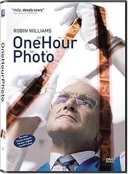 ۴. One Hour Photo (۲۰۰۲) – یک ساعت عکس