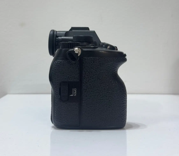 قیمت و خرید دوربین سونی Sony a7IV ( دست دوم ) حدود 1000 شات 