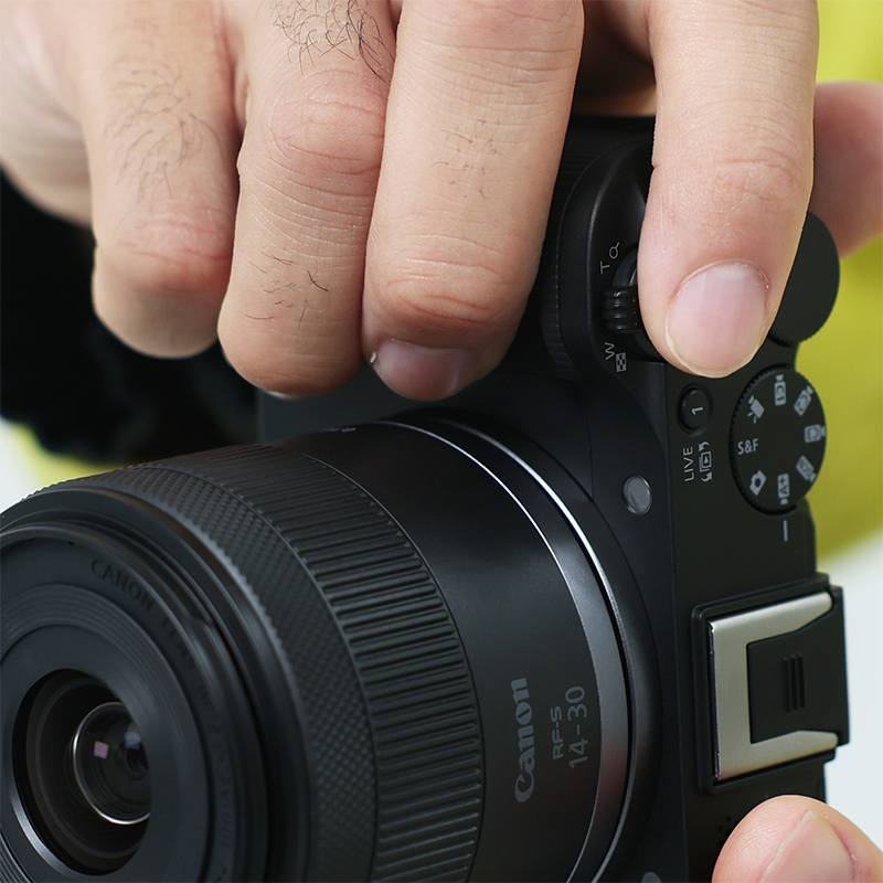 RF-S14-30mm f/4-6.3 IS STM PZ کانن: نخستین لنز Power Zoom RF