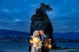 جادویی که بعد از غروب اتفاق می‌افتد | عکاسی عروسی در ساعت آبی